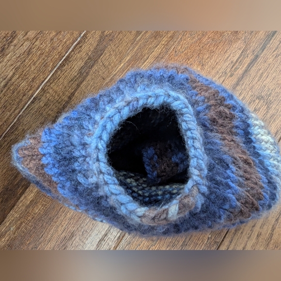 Hand Knit Pony Tail Hat Blue Purple Brown Wool Blend ADULT OS New - Picture 5 of 5